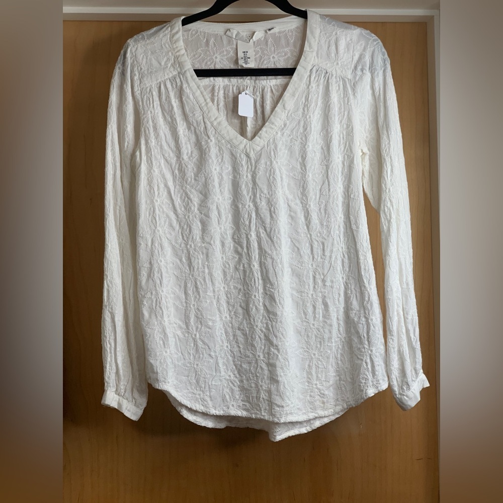 H+M Women's White Long Sleeve Textured Top.  Size-4